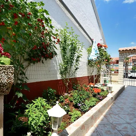 With Parking Space - 13141 Πόρετς