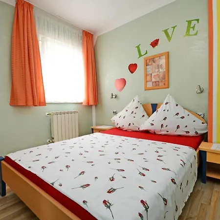 With Parking Space - 13141 Lägenhet